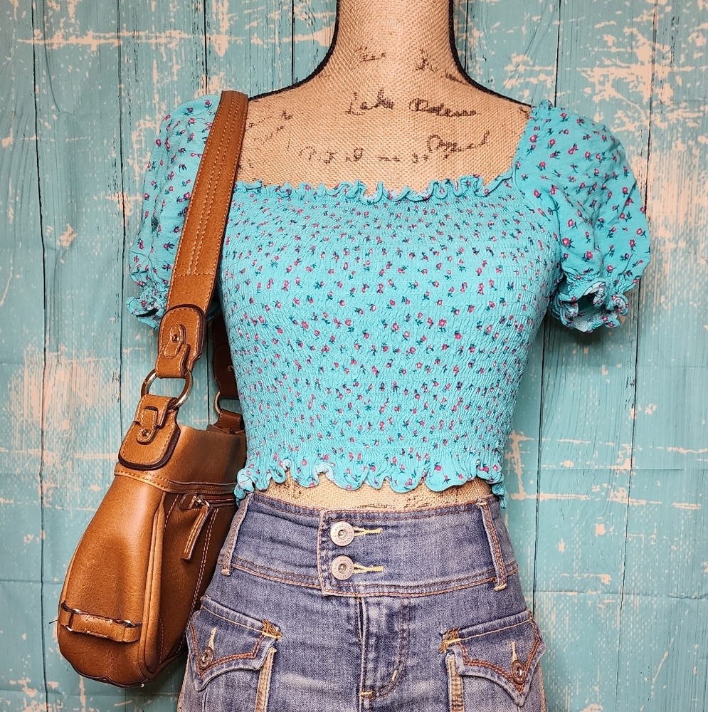 Y2k Cottagecore "Guess" Smocked Crop Top. - Picture 3 of 11